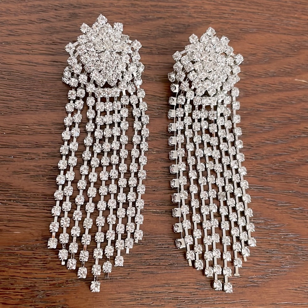 Large rhinestones earrings